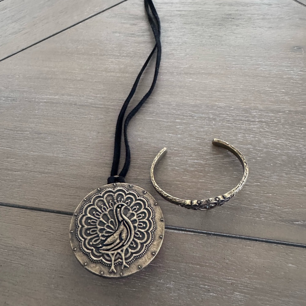 Lucky Brand Gold Pendant Necklace with Bracelet (Set) - Picture 5 of 16